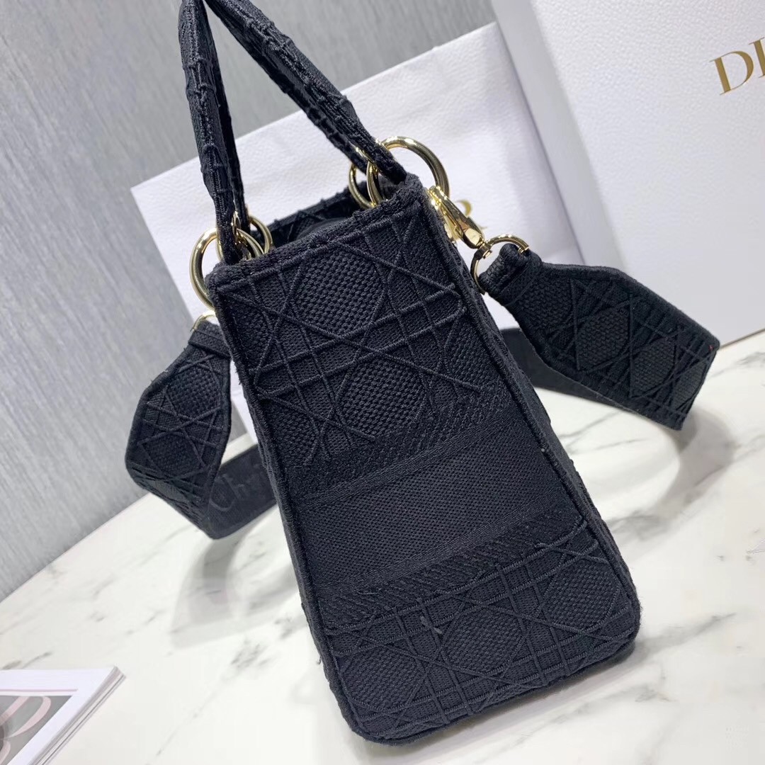 D*or medium lady d-lite bag in black embroidered canvas