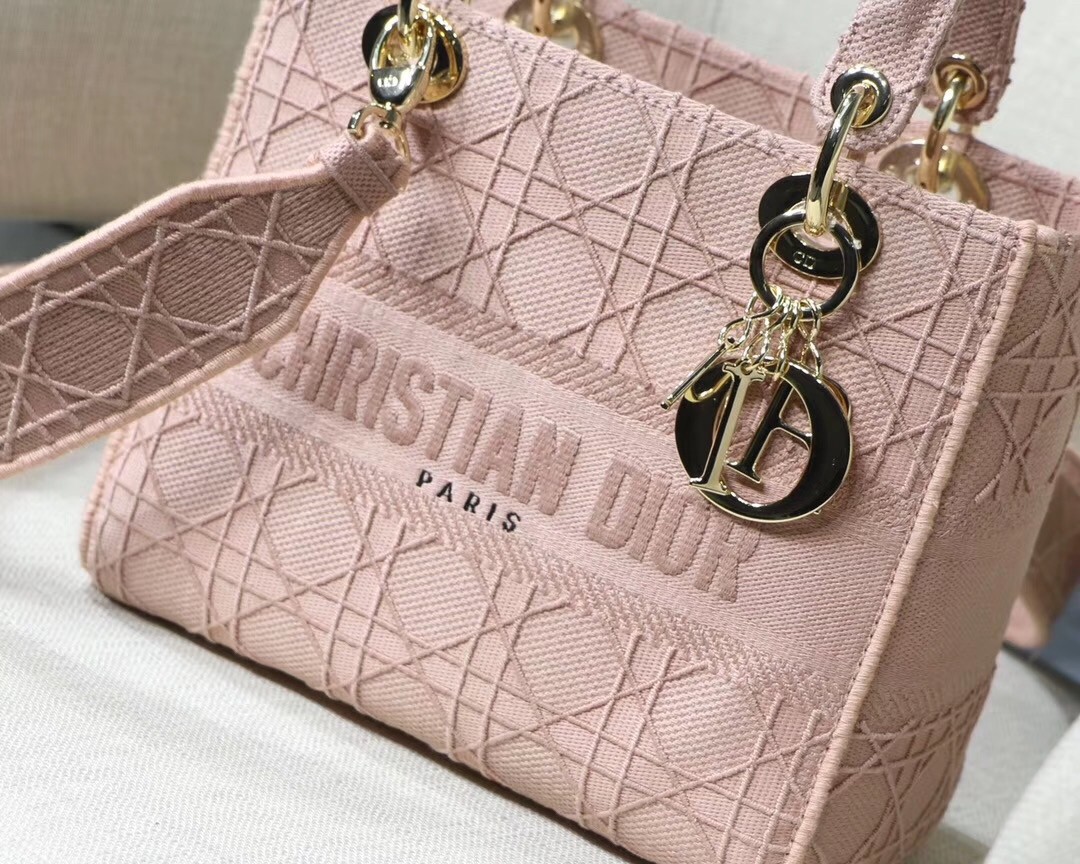 D*or medium lady d-lite bag in pink embroidered canvas