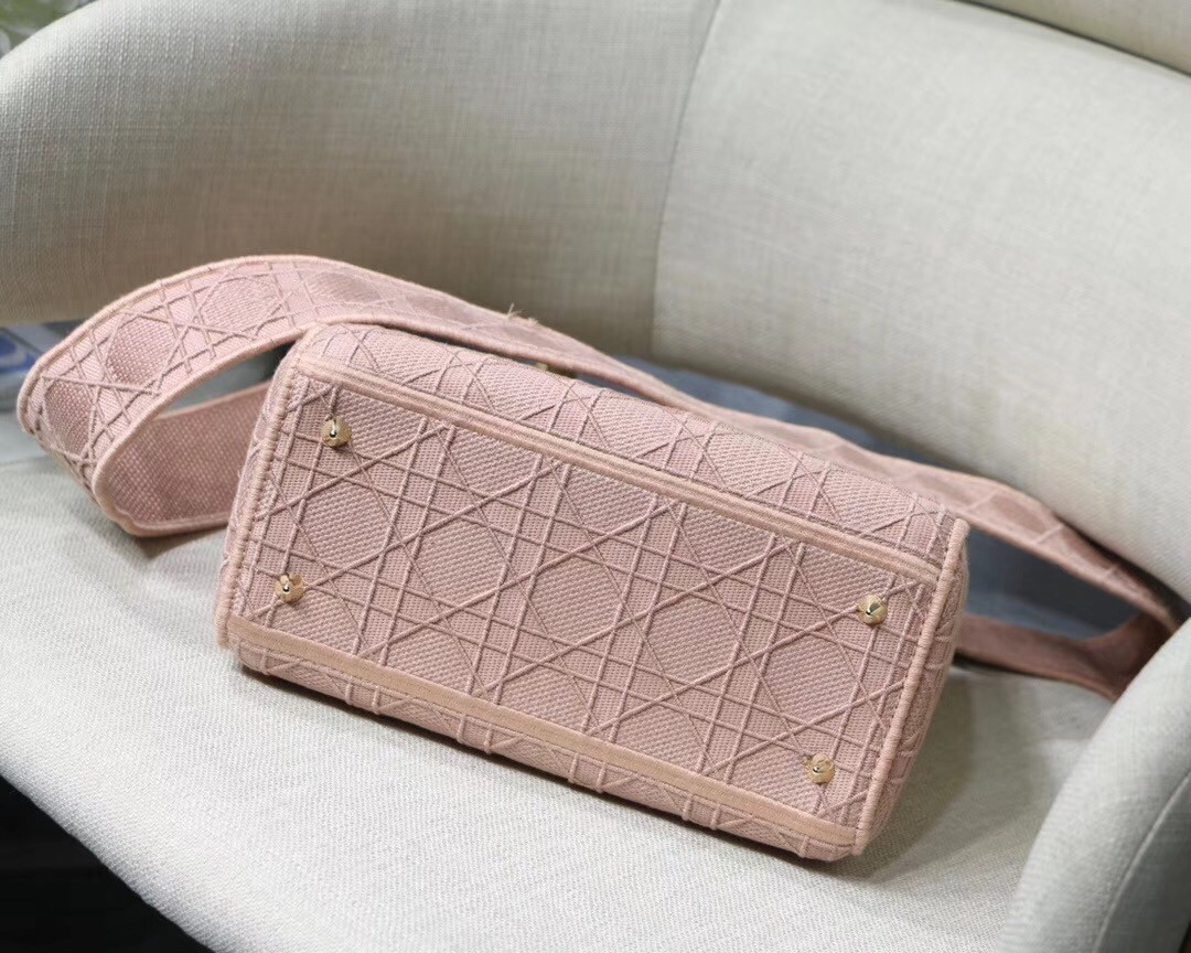 D*or medium lady d-lite bag in pink embroidered canvas