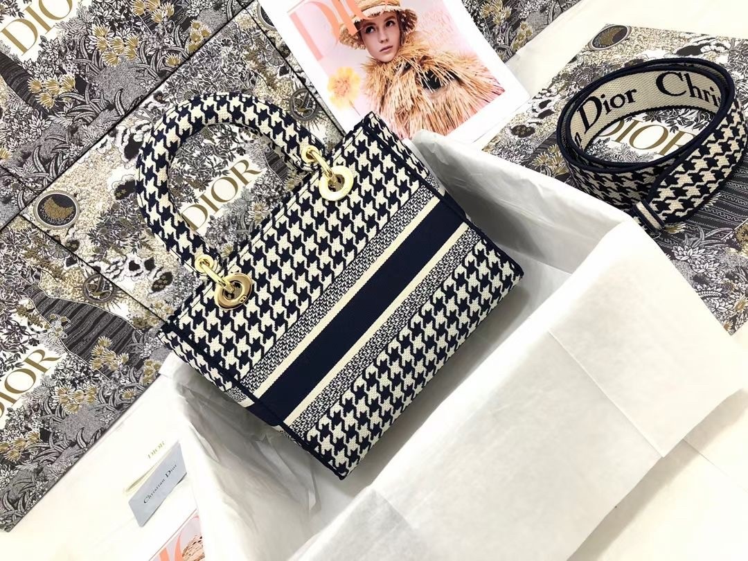 D*or medium lady d-lite bag in black houndstooth embroidery