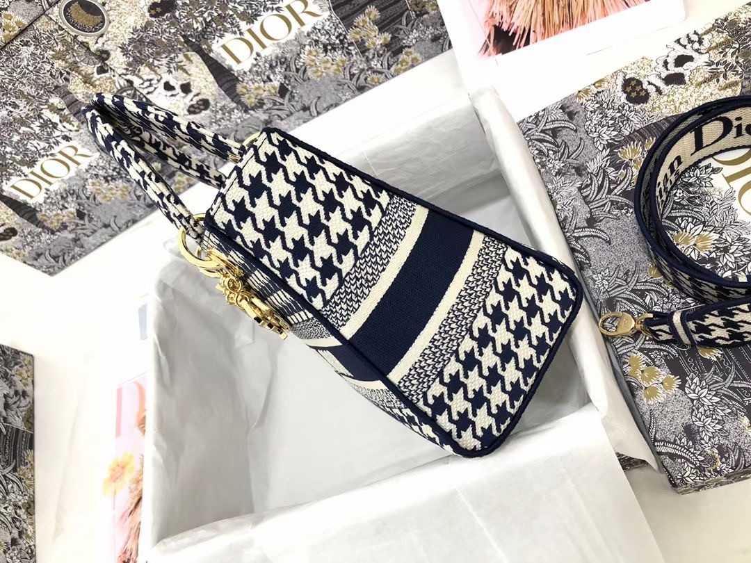 D*or medium lady d-lite bag in black houndstooth embroidery