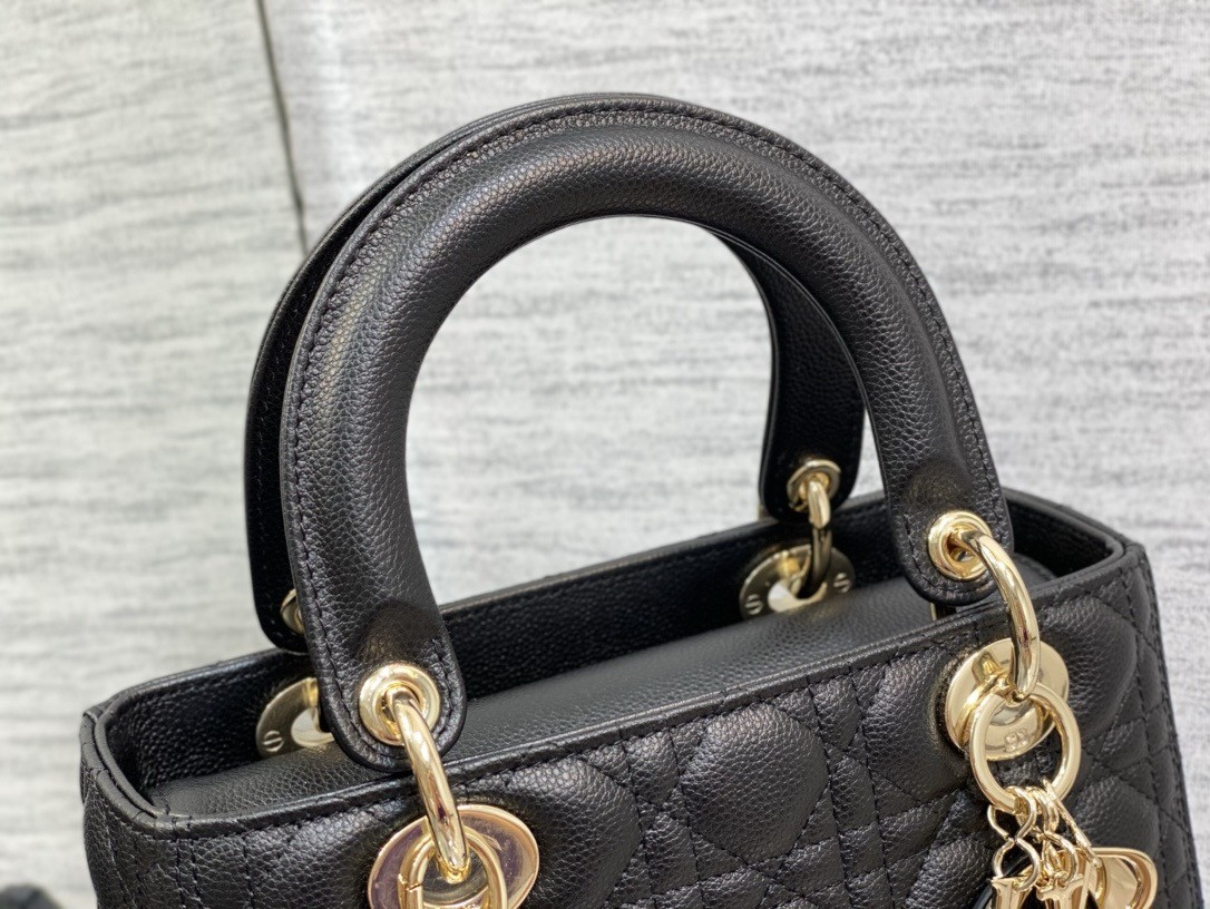 D*or lady D*or medium bag in noir grained calfskin