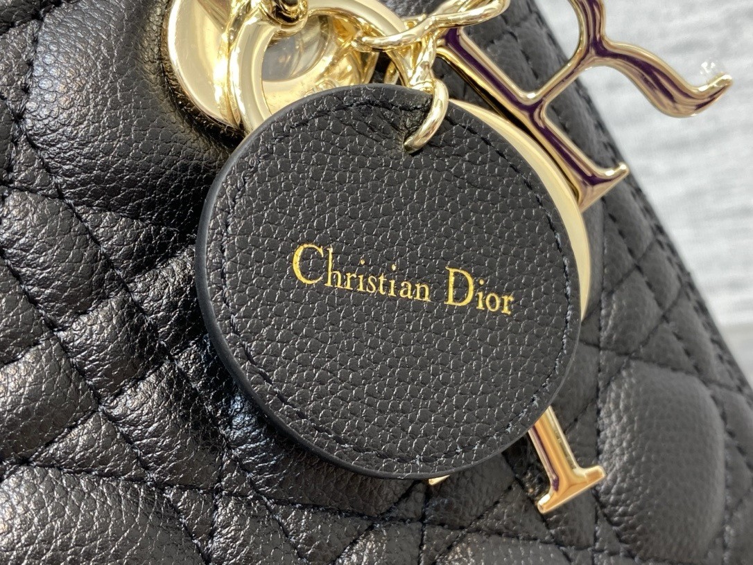D*or lady D*or medium bag in noir grained calfskin