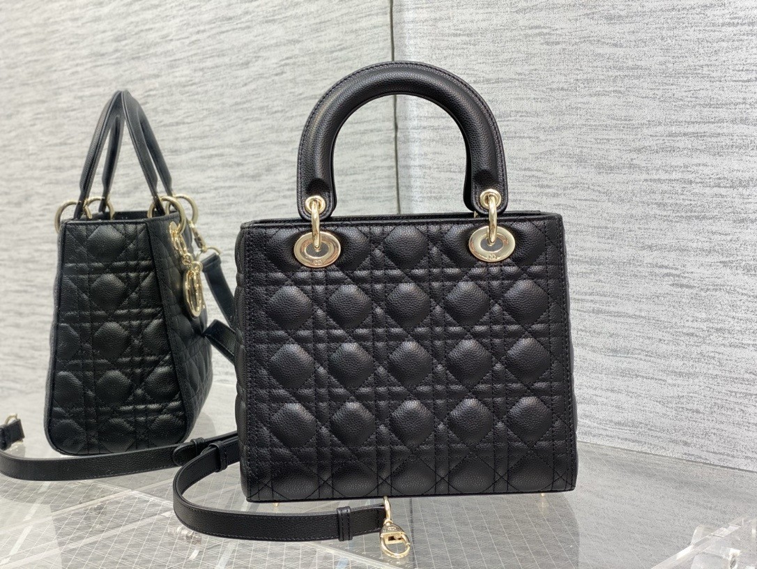 D*or lady D*or medium bag in noir grained calfskin