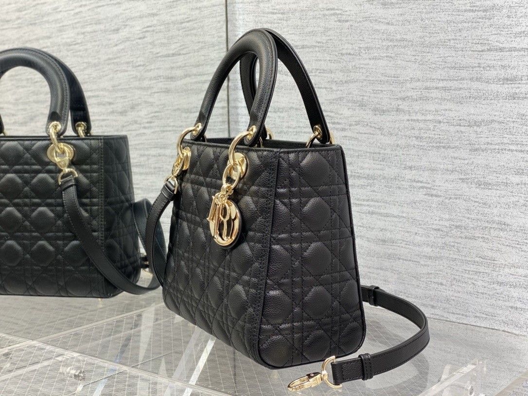 D*or lady D*or medium bag in noir grained calfskin