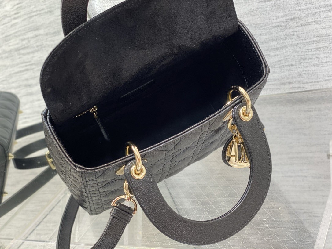 D*or lady D*or medium bag in noir grained calfskin