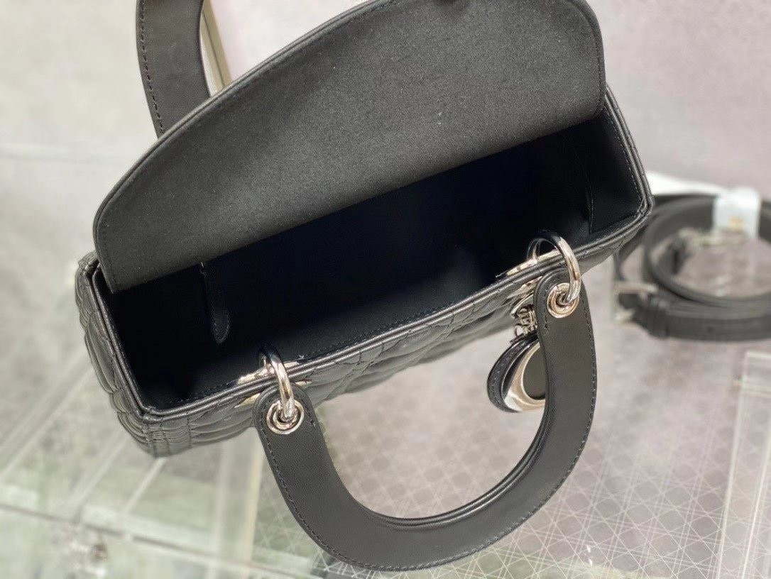 D*or medium lady D*or bag in noir cannage lambskin
