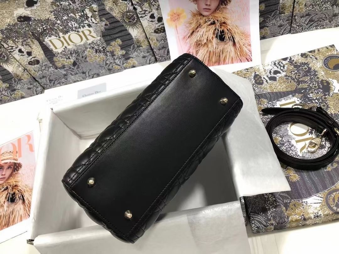 D*or medium lady D*or bag in black cannage lambskin