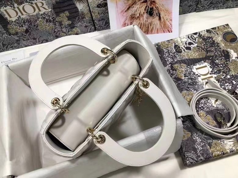 D*or medium lady D*or bag in white cannage lambskin