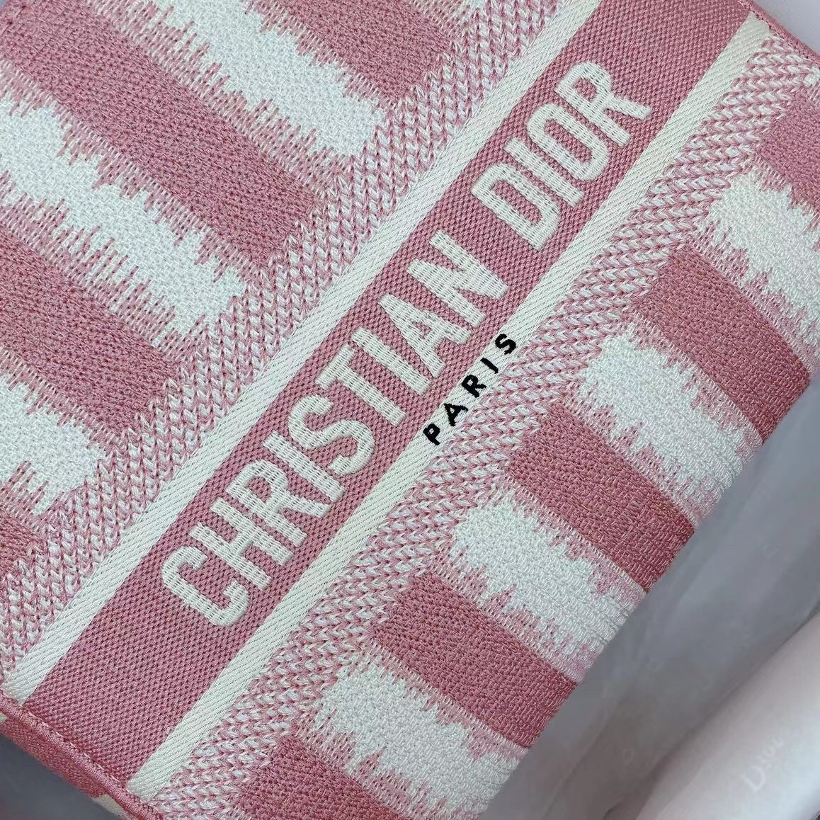 D*or medium lady d-lite bag in pink d-stripes embroidery