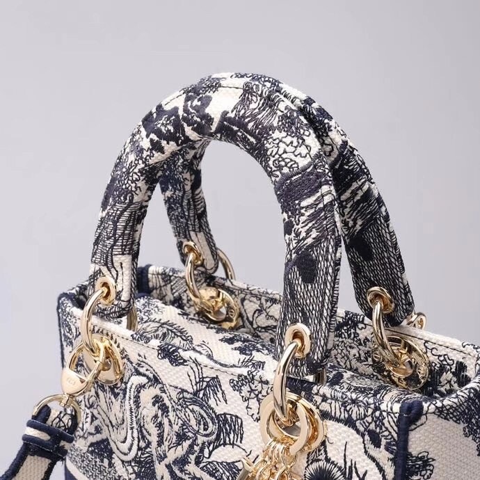 D*or medium lady d-lite bag in blue toile de jouy embroidery