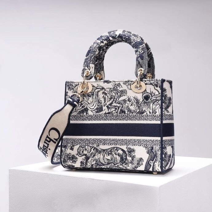 D*or medium lady d-lite bag in blue toile de jouy embroidery