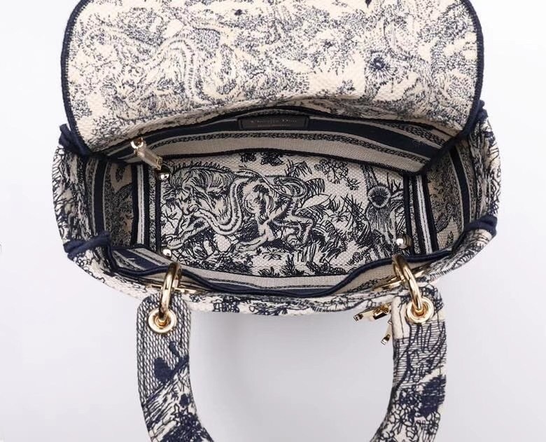 D*or medium lady d-lite bag in blue toile de jouy embroidery