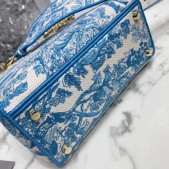 D*or medium lady d-lite bag in blue toile de jouy canvas