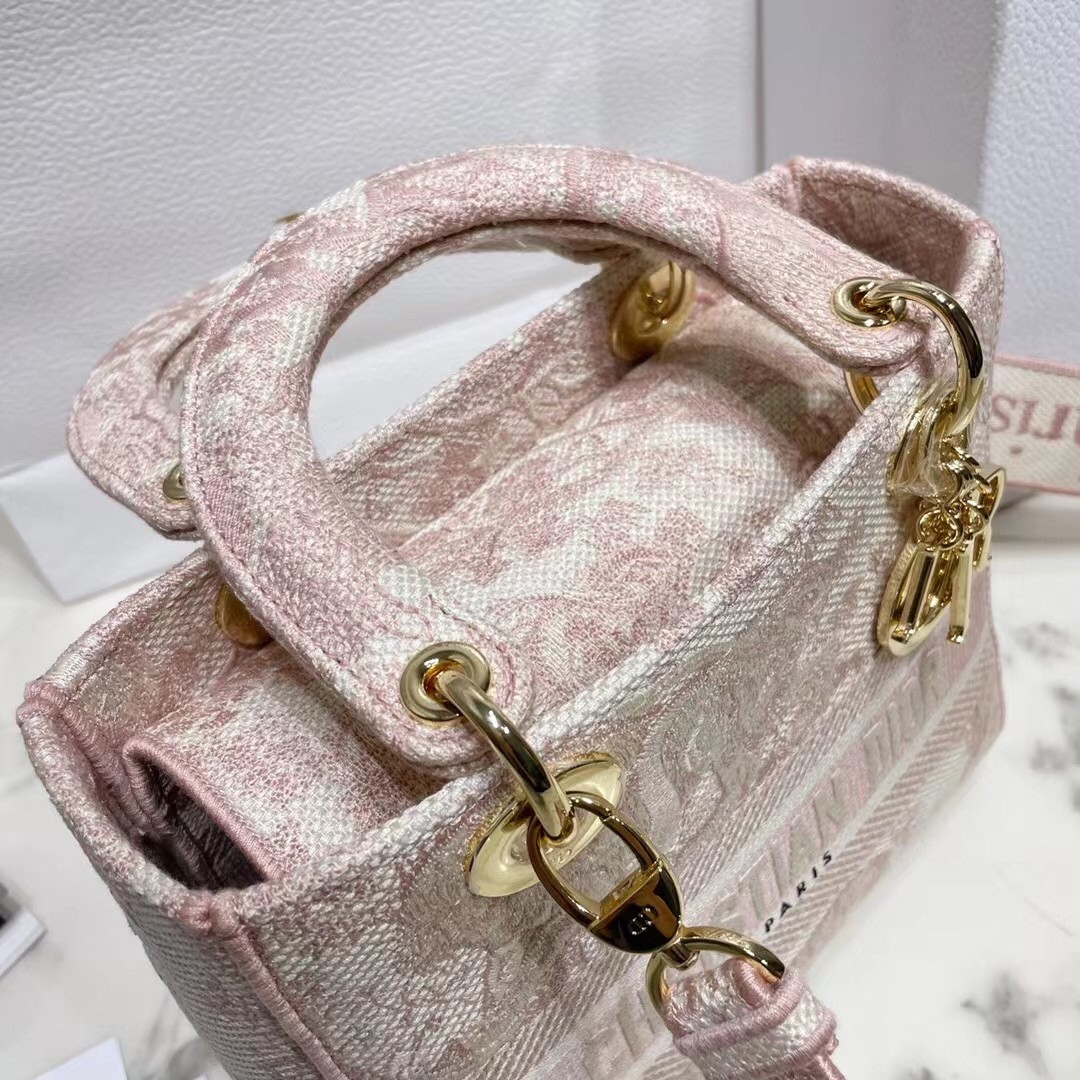 D*or medium lady d-lite bag in pink toile de jouy embroidery