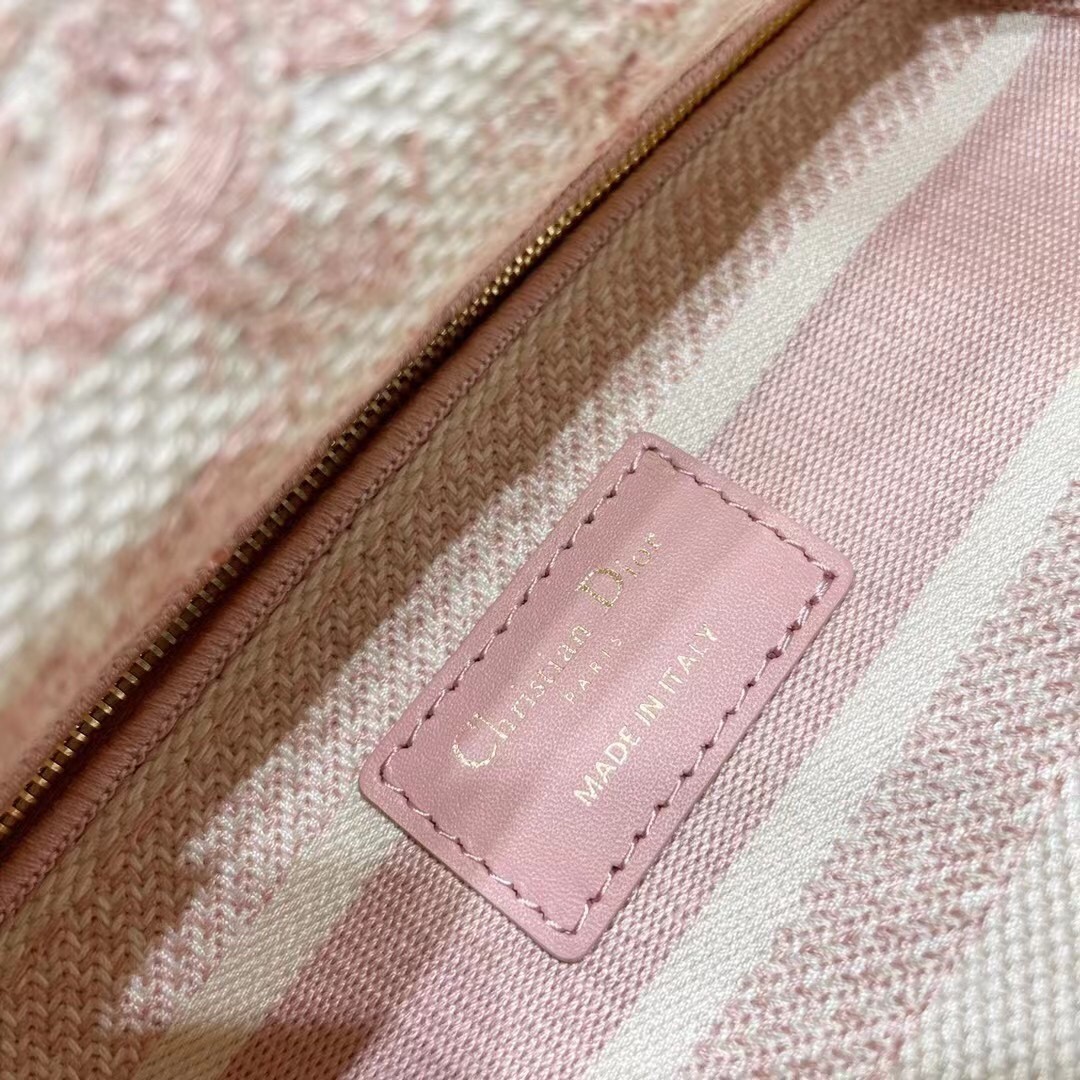 D*or medium lady d-lite bag in pink toile de jouy embroidery