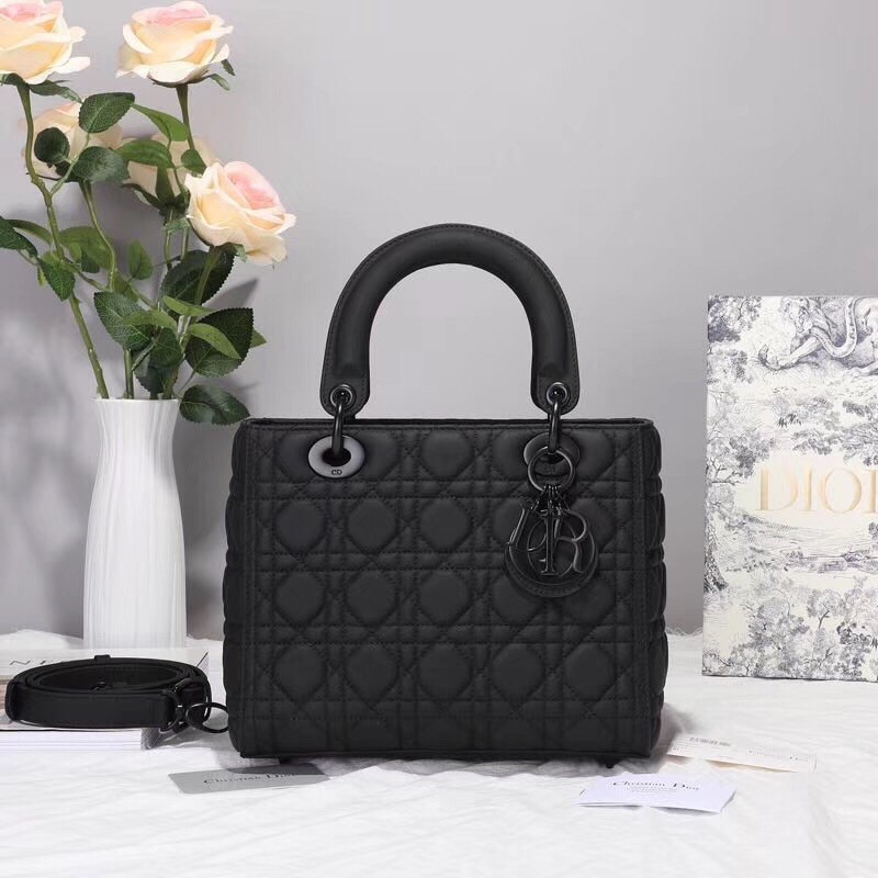D*or medium lady D*or ultra-matte so black bag