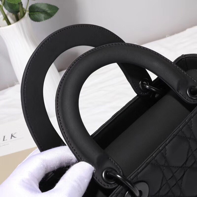 D*or medium lady D*or ultra-matte so black bag