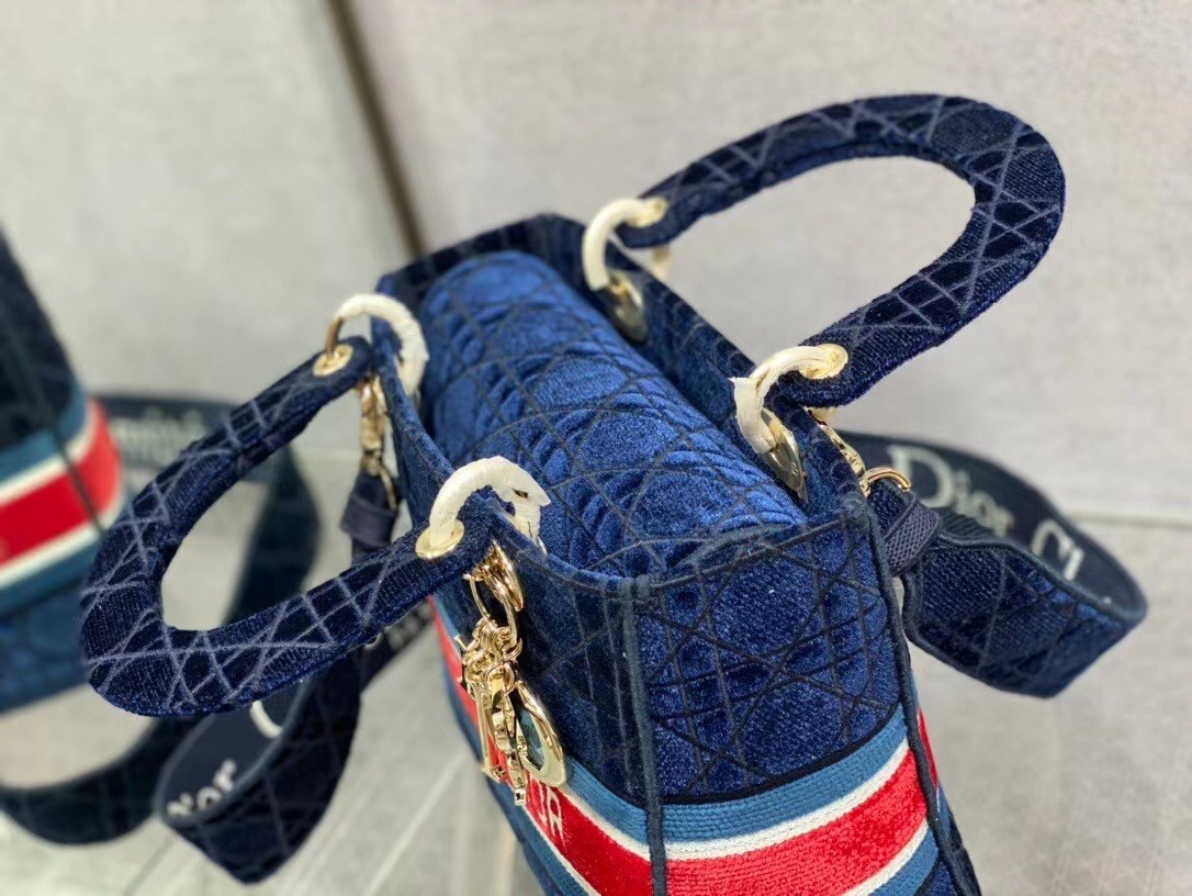 D*or medium lady d-lite bag in blue velvet embroidery