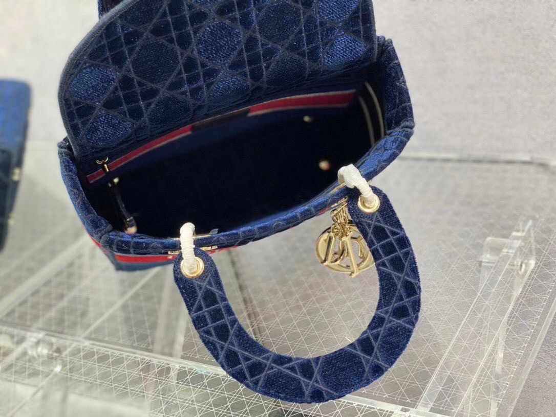 D*or medium lady d-lite bag in blue velvet embroidery