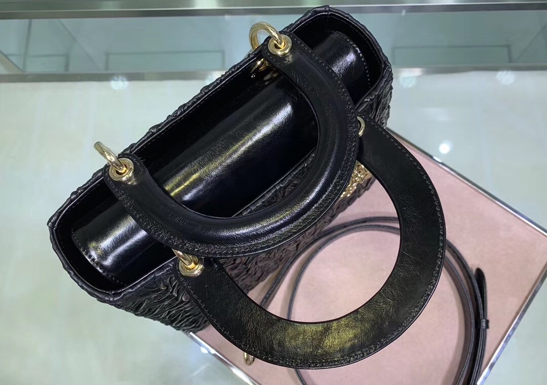 D*or lady D*or medium bag in black wavy crinkled lambskin