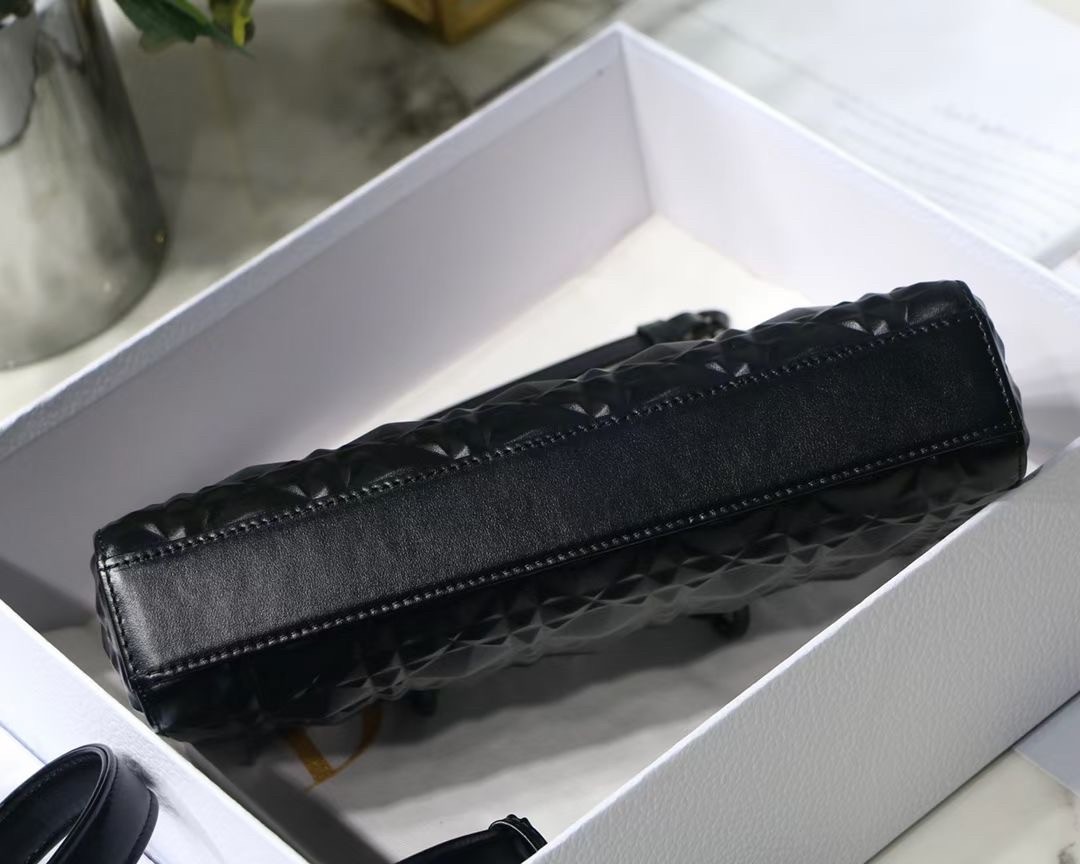 D*or lady d-joy bag in black calfskin with diamond motif