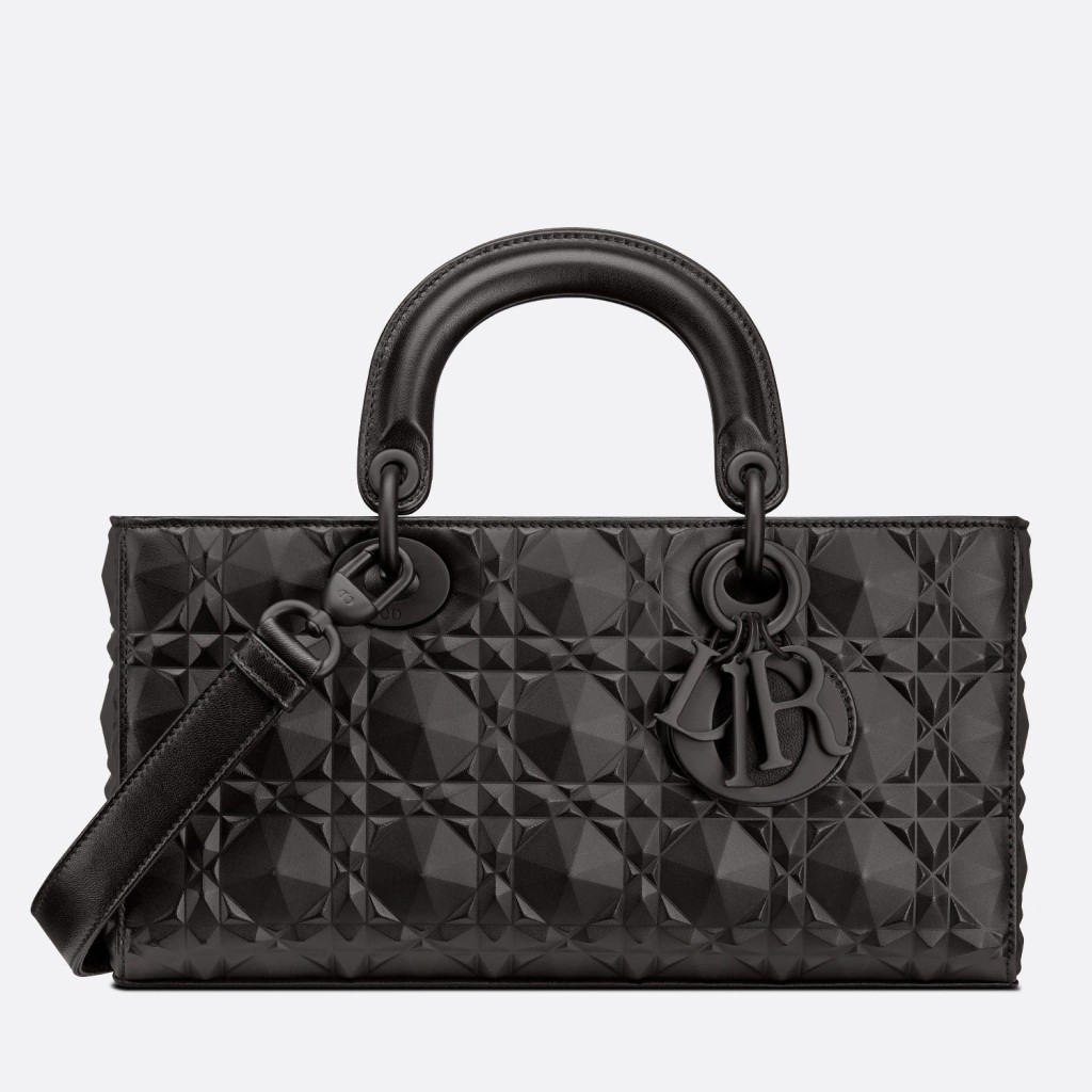D*or lady d-joy bag in black calfskin with diamond motif