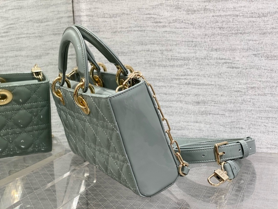 D*or lady d-joy medium bag in grey patent cannage calfskin