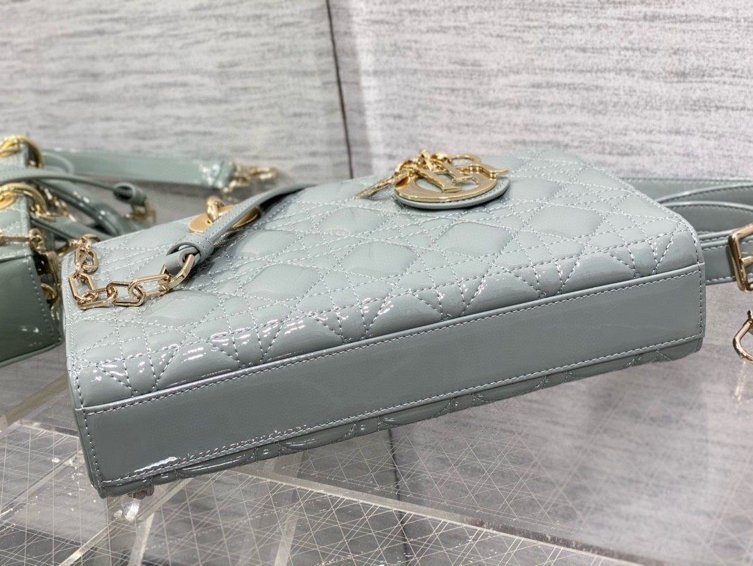 D*or lady d-joy medium bag in grey patent cannage calfskin
