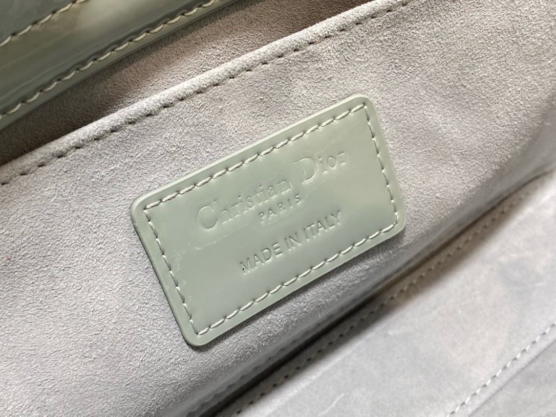 D*or lady d-joy medium bag in grey patent cannage calfskin