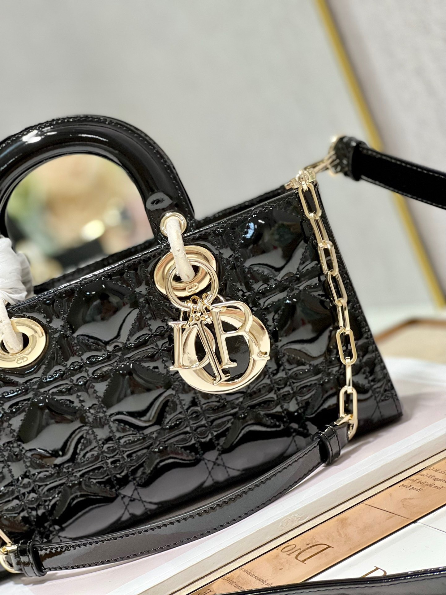 D*or lady d-joy medium bag in black patent cannage calfskin