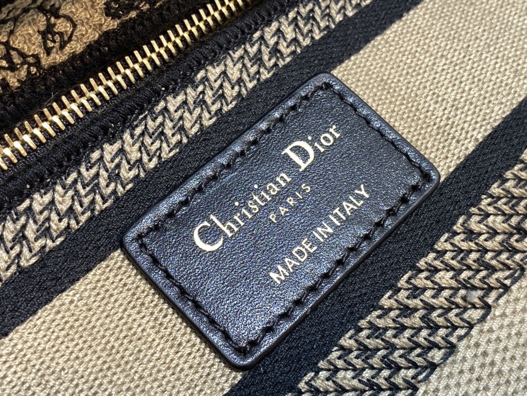 D*or mini lady d-lite bag in brown toile de jouy embroidery