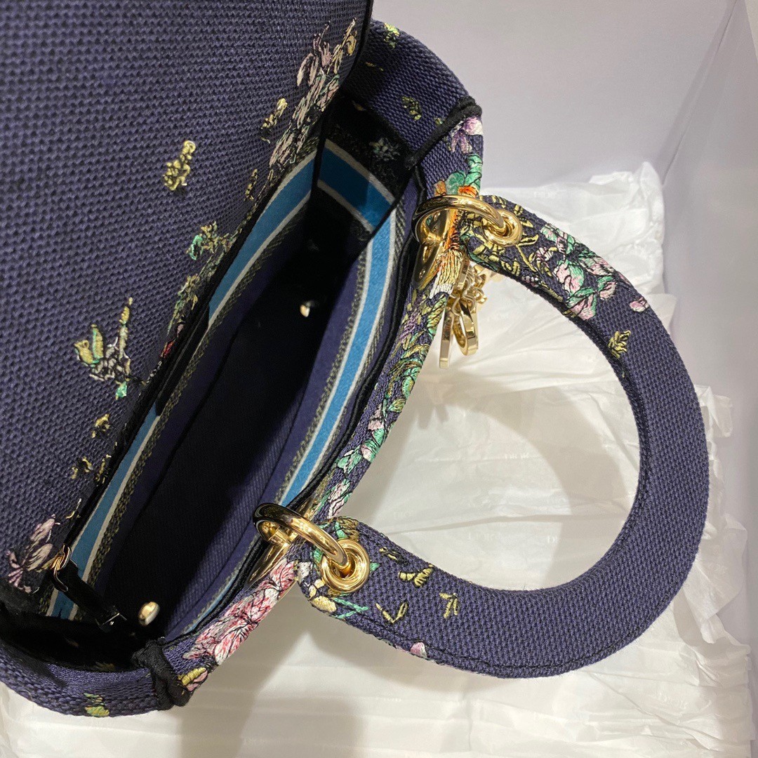 D*or medium lady d-lite bag in blue d-constellation embroidery