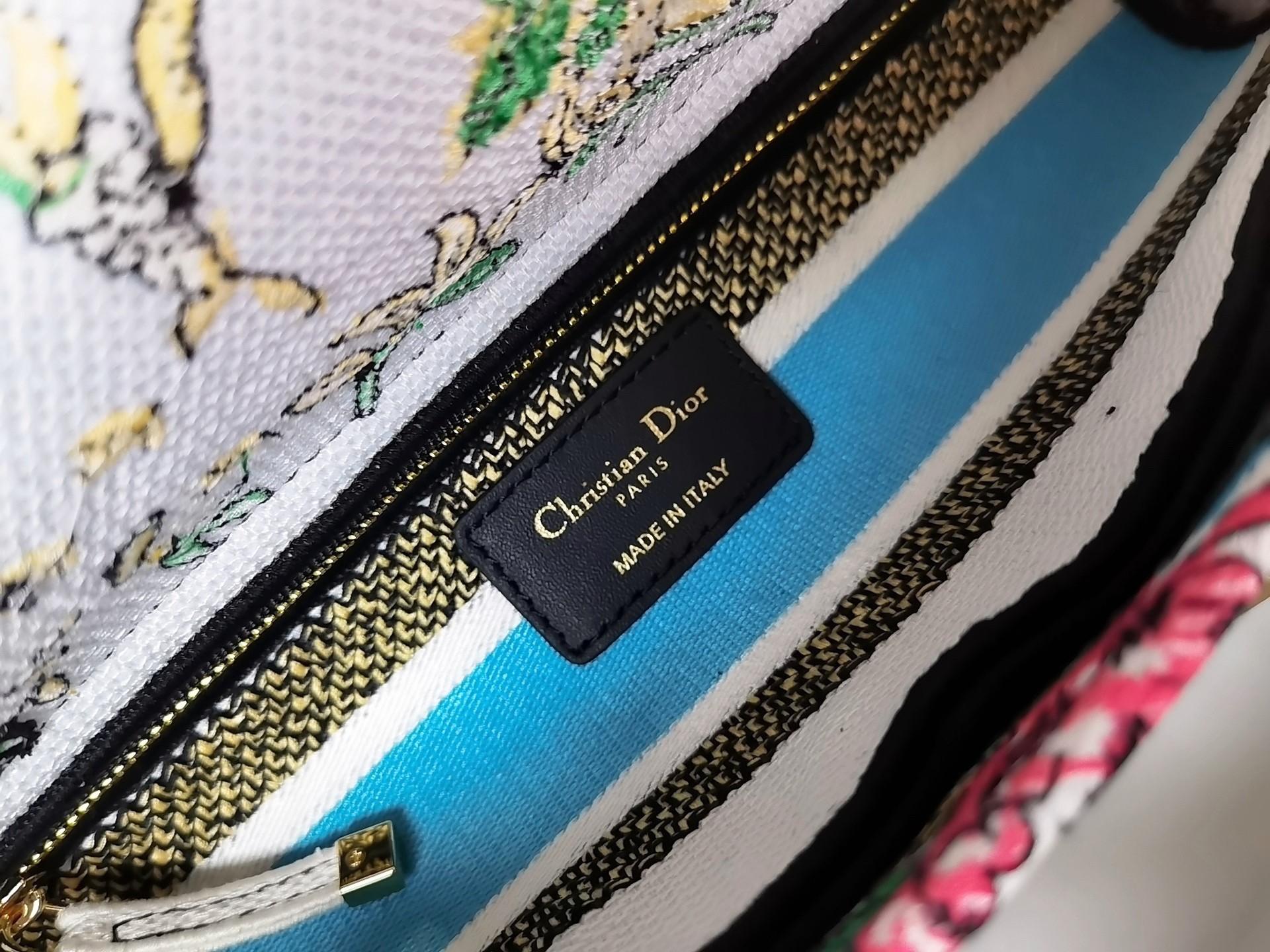 D*or medium lady d-lite bag in latte d-constellation embroidery