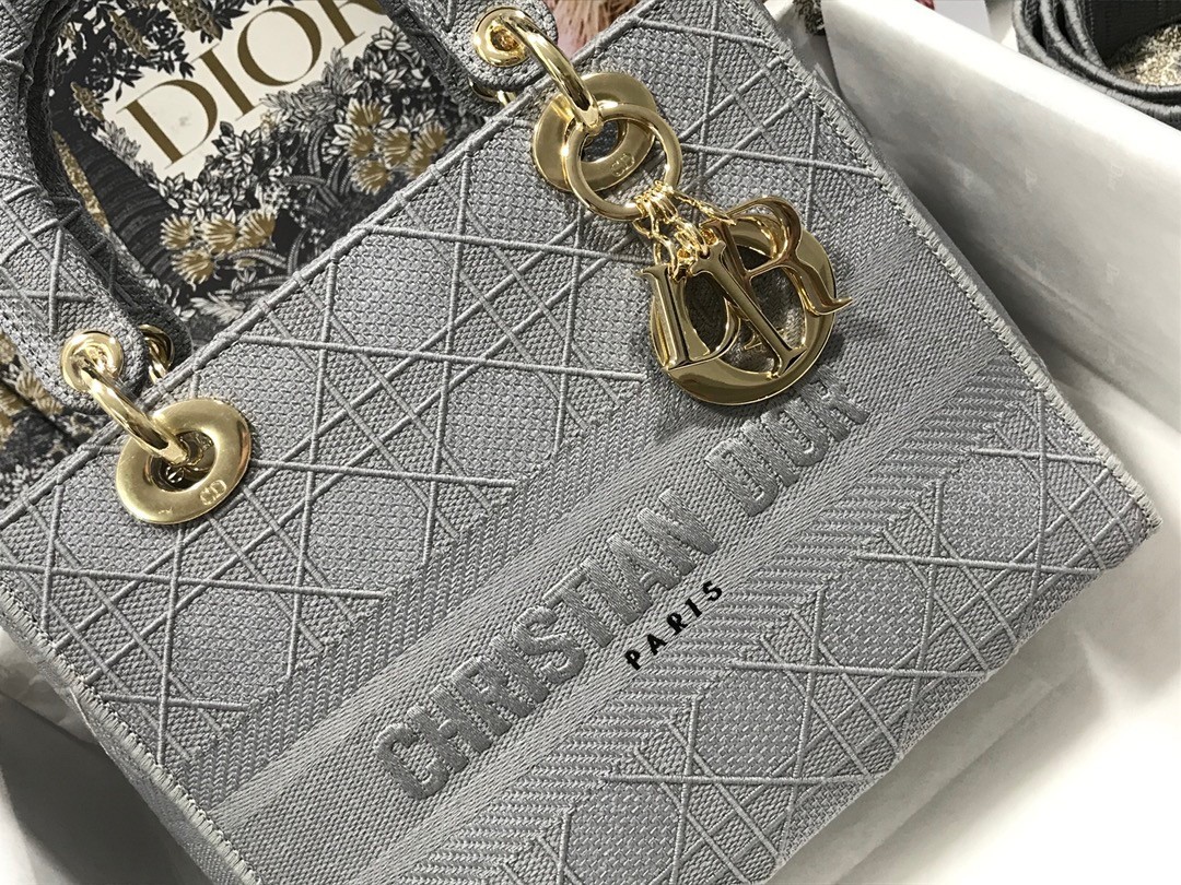 D*or medium lady d-lite bag in gray cannage embroidery