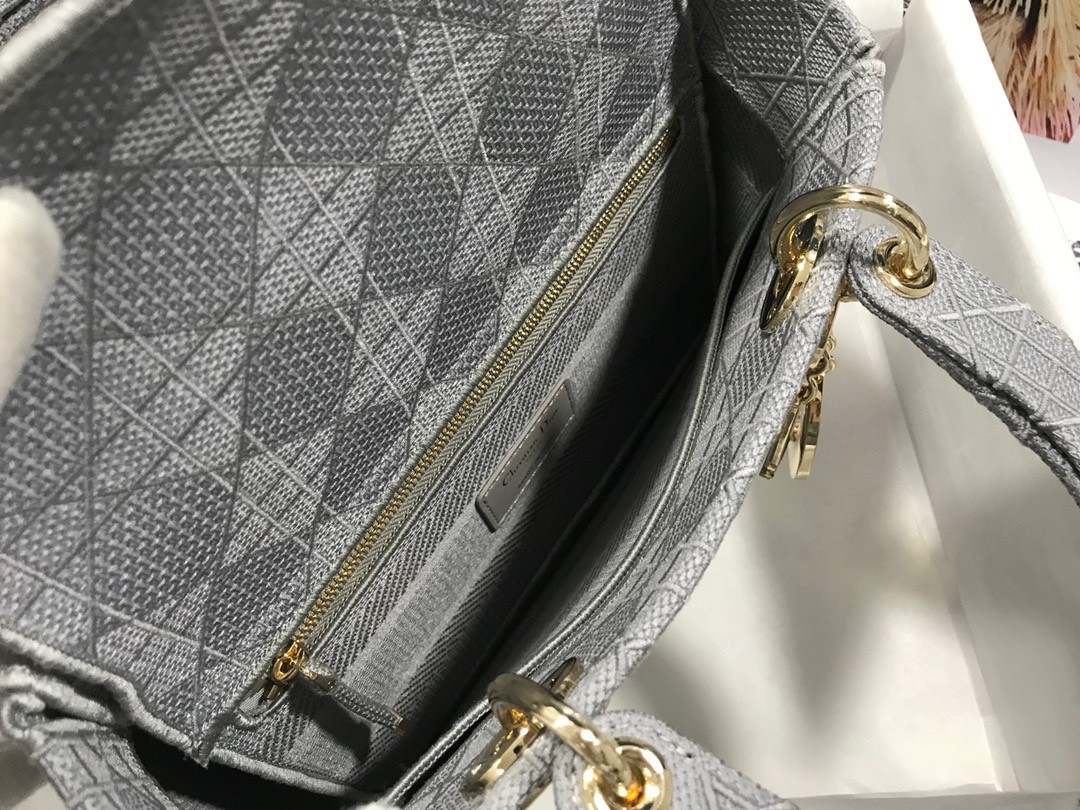 D*or medium lady d-lite bag in gray cannage embroidery