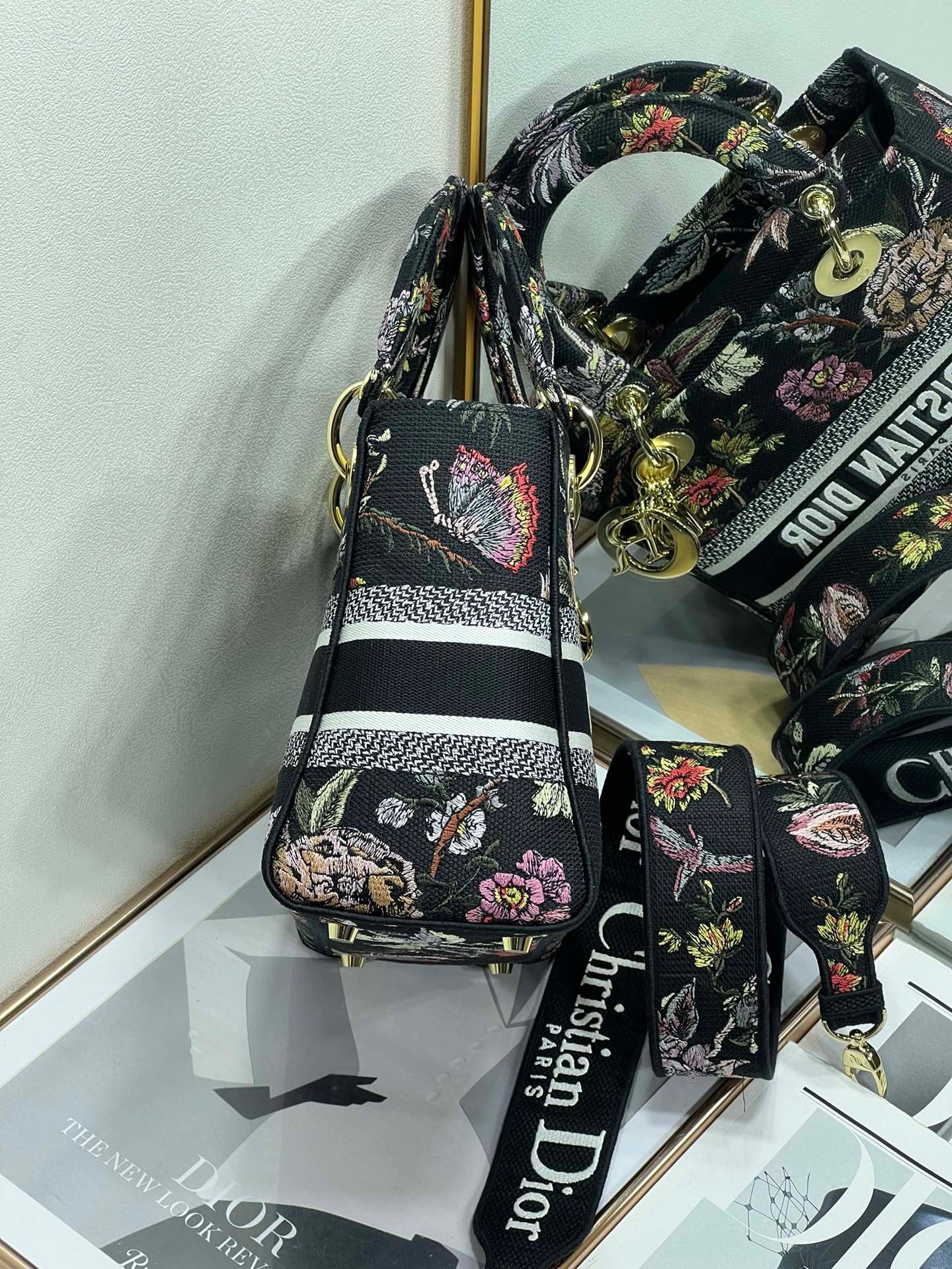 D*or medium lady d-lite bag in black jardin botanique embroidery