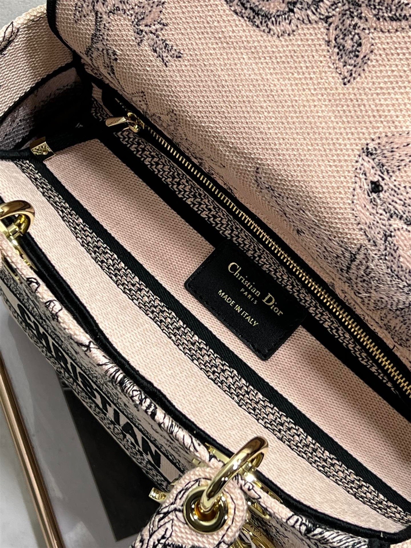D*or medium lady d-lite bag in powder jardin botanique embroidery