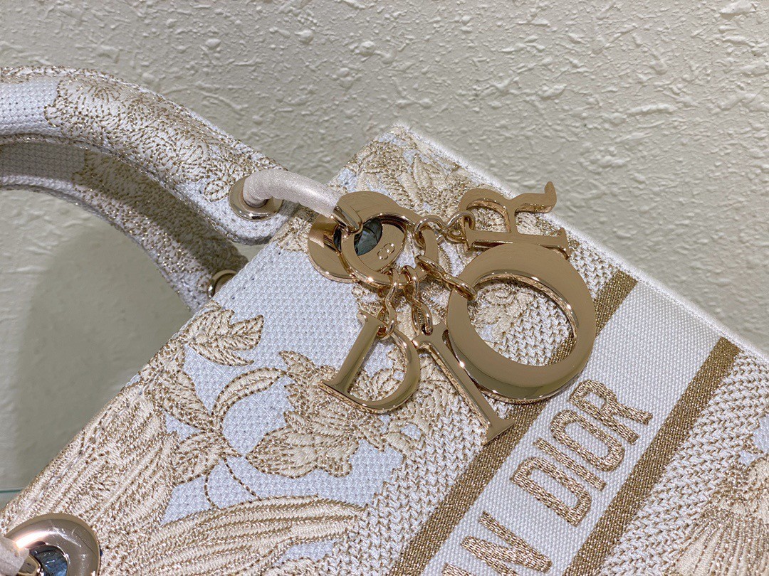 D*or medium lady d-lite bag in gold jardin d