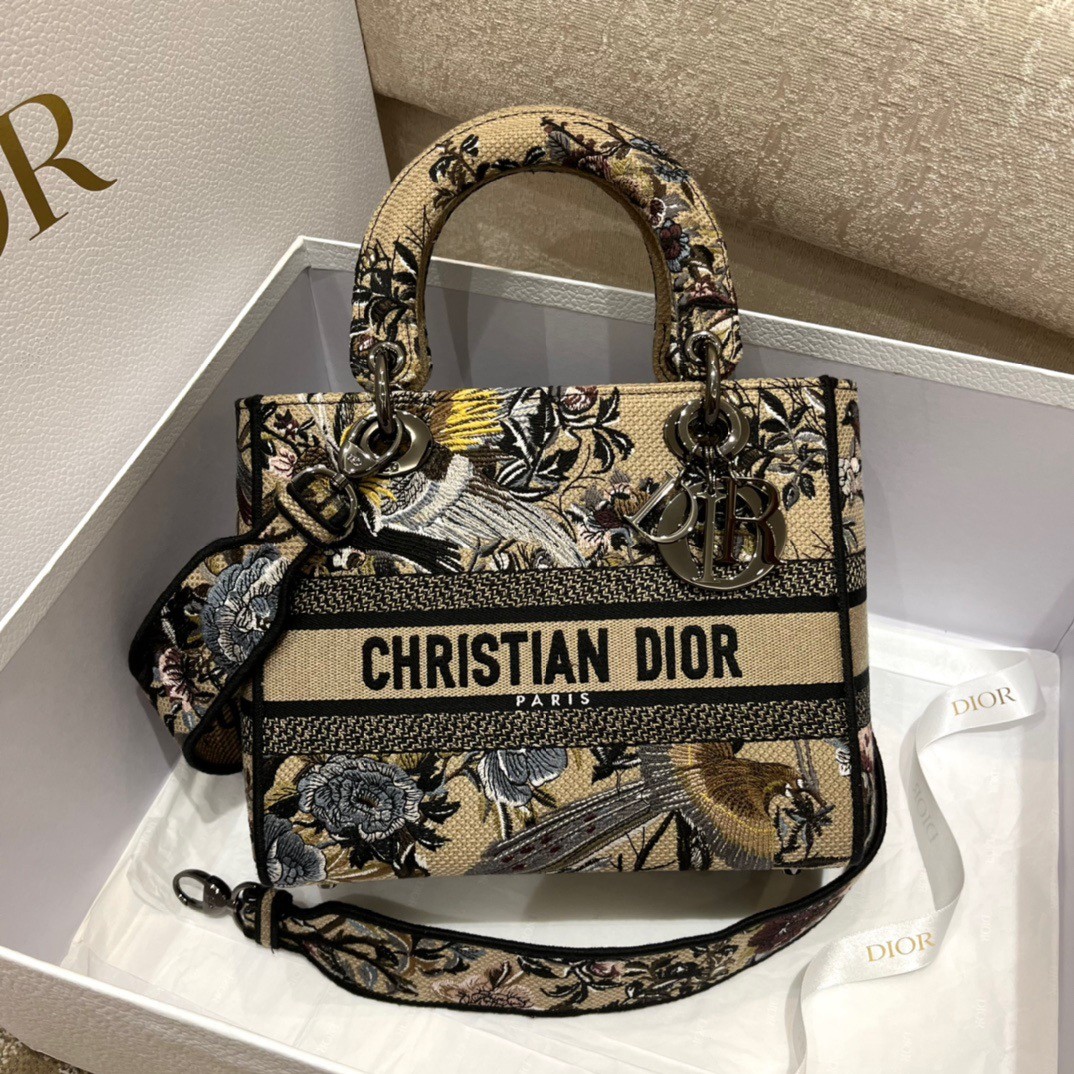 D*or medium lady d-lite bag in beige jardin d