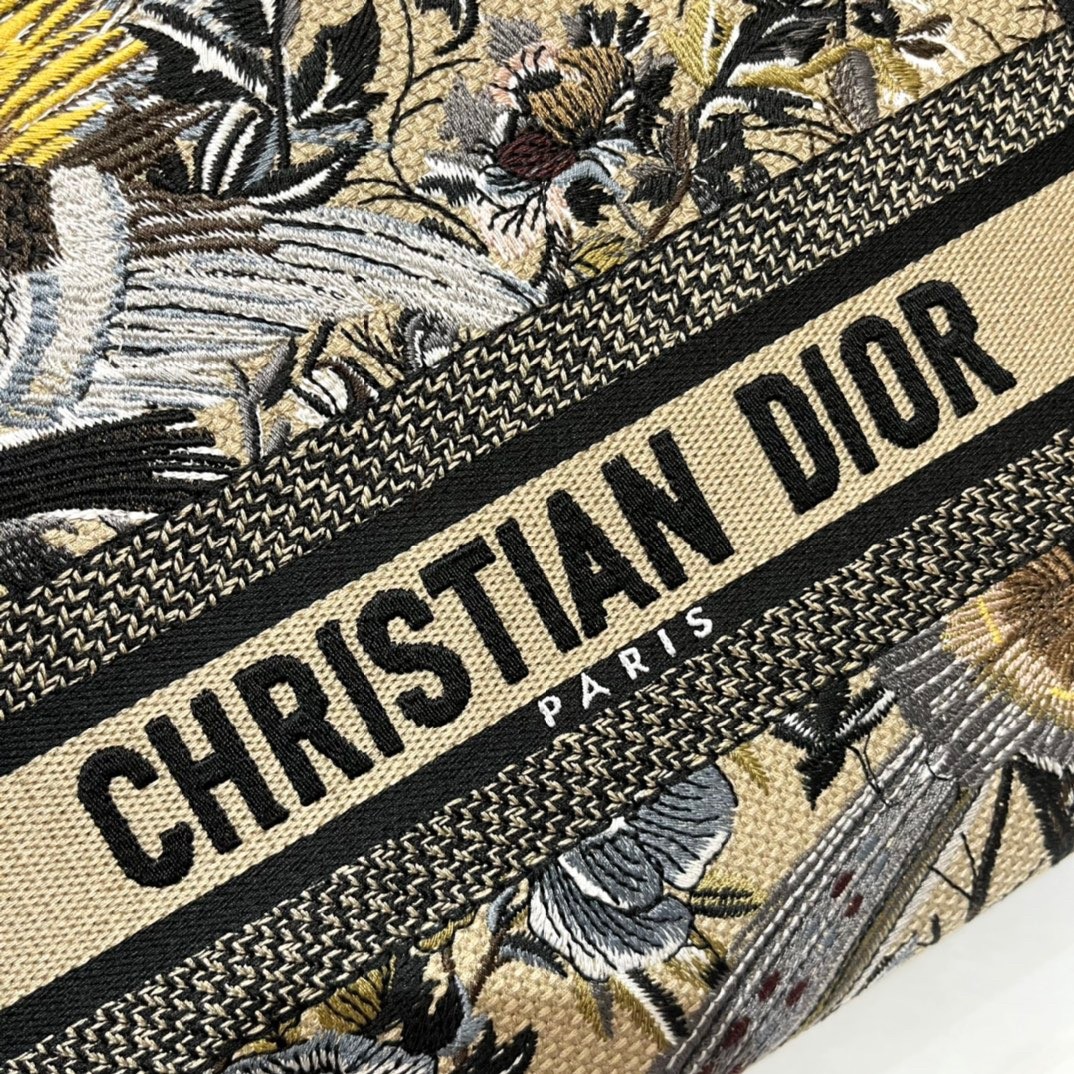 D*or medium lady d-lite bag in beige jardin d