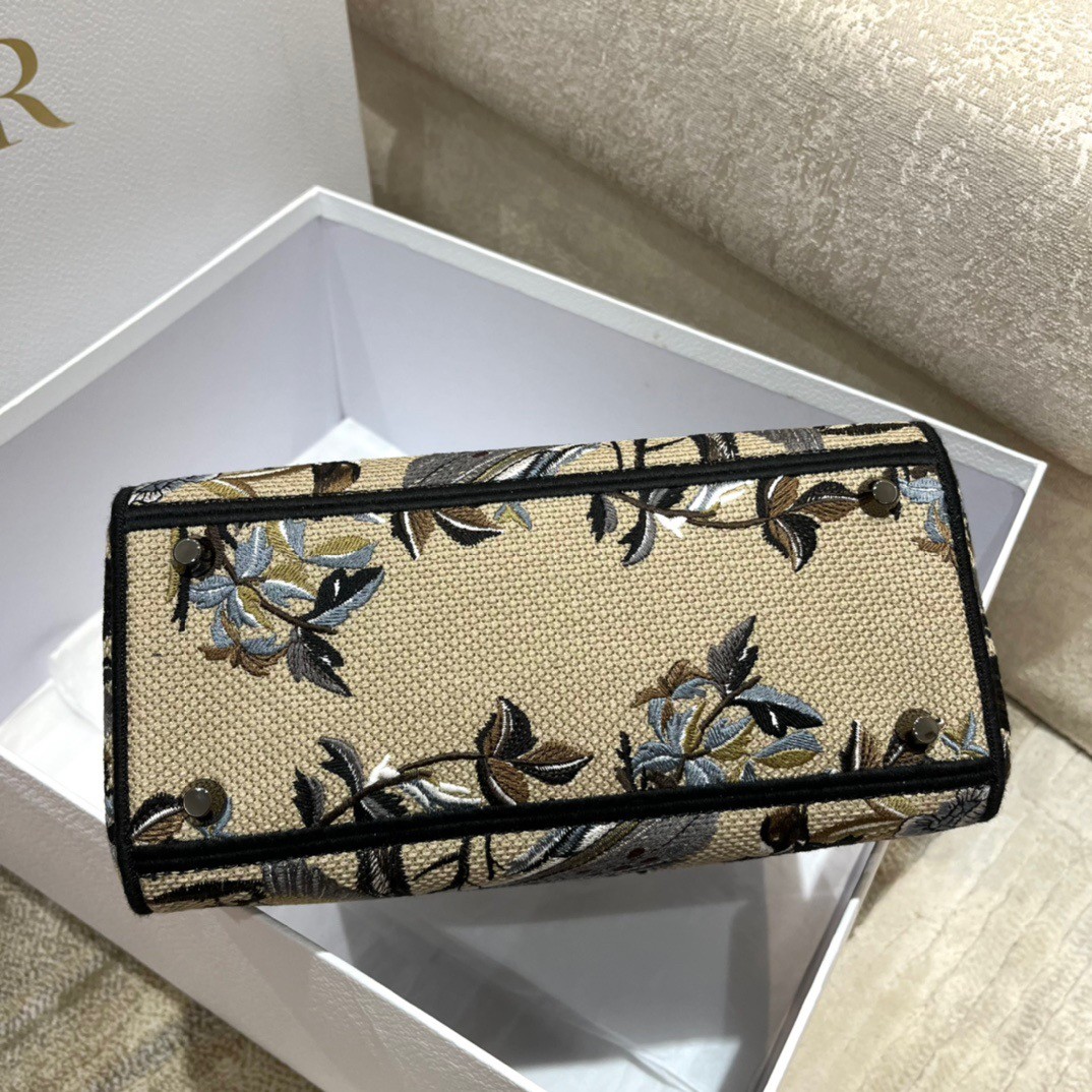 D*or medium lady d-lite bag in beige jardin d