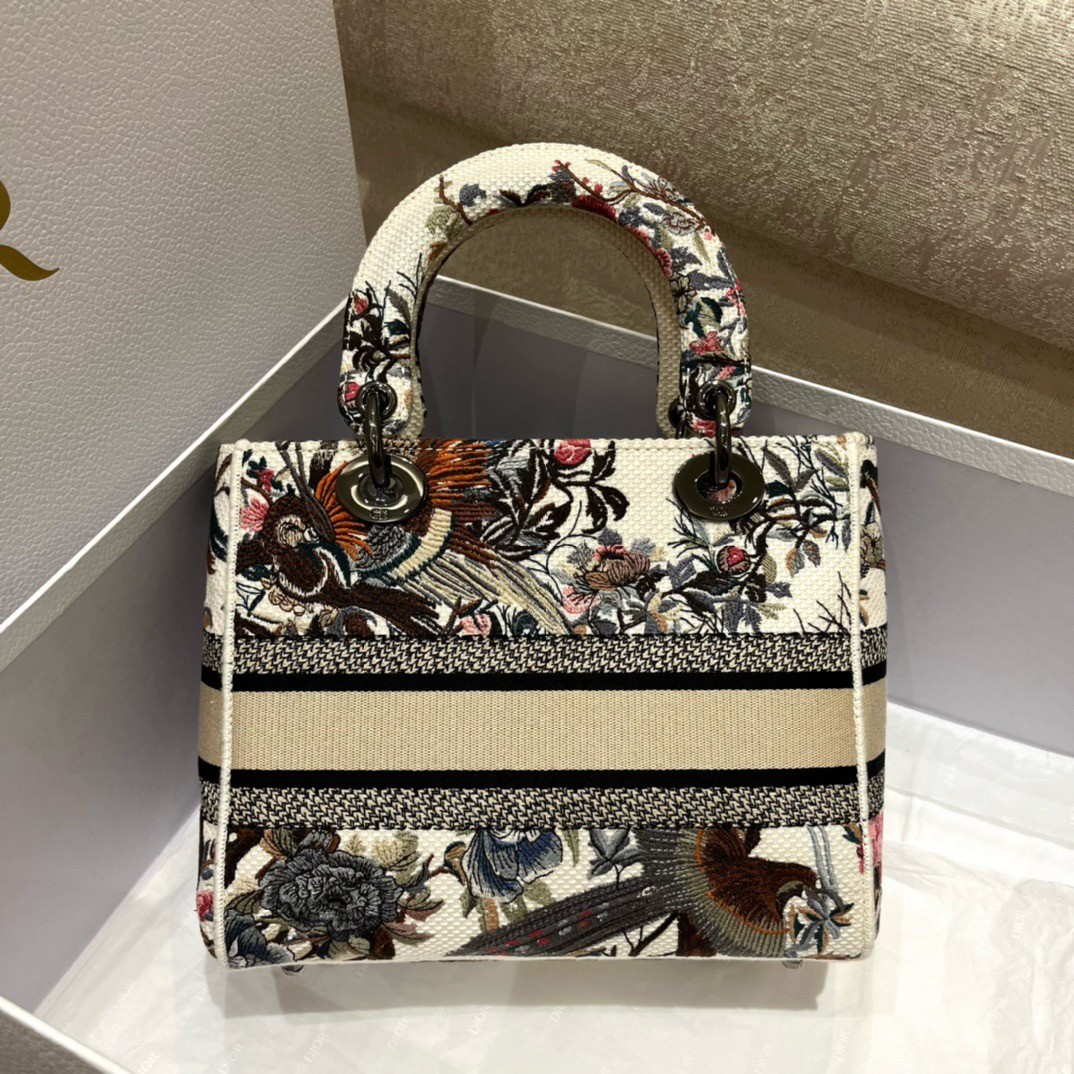 D*or medium lady d-lite bag in white jardin d