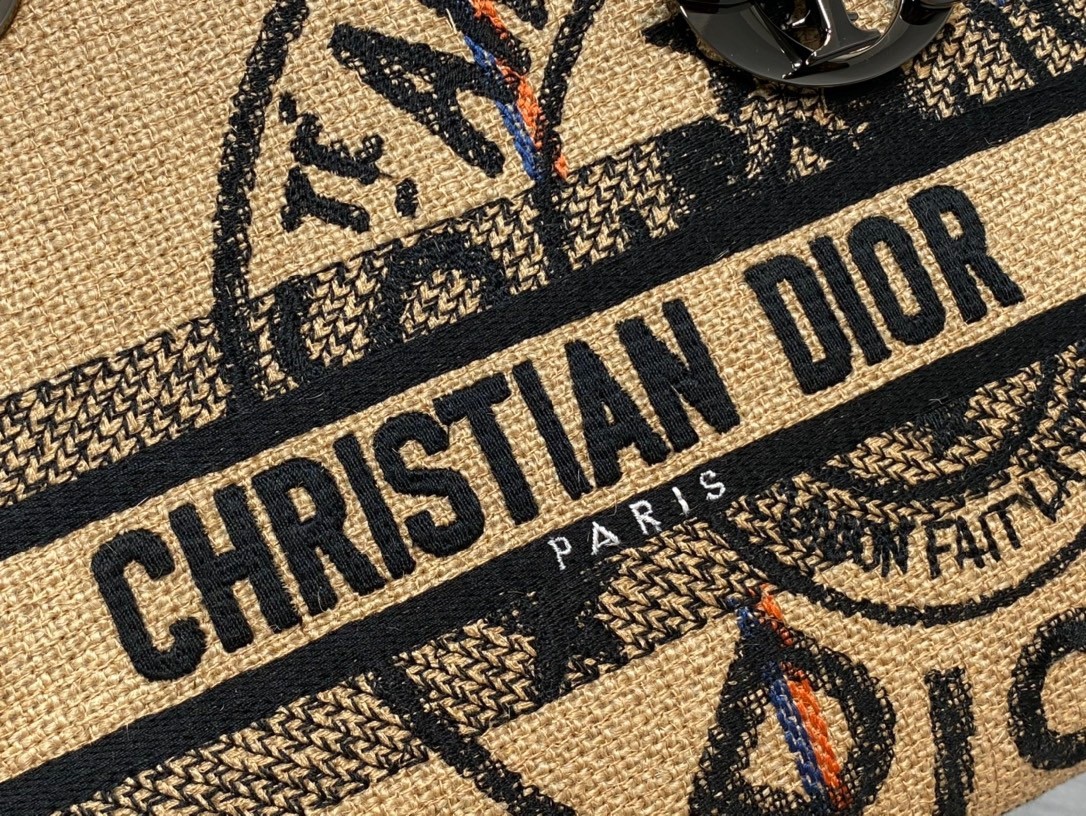 D*or medium lady d-lite bag in beige jute canvas with D*or union motif