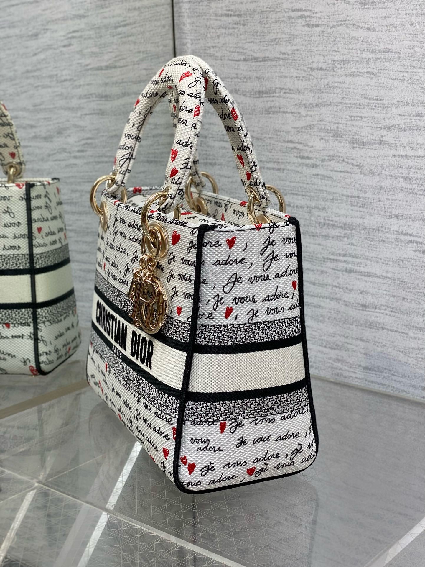 D*or lady d-lite medium bag in white and red je vous adore motif