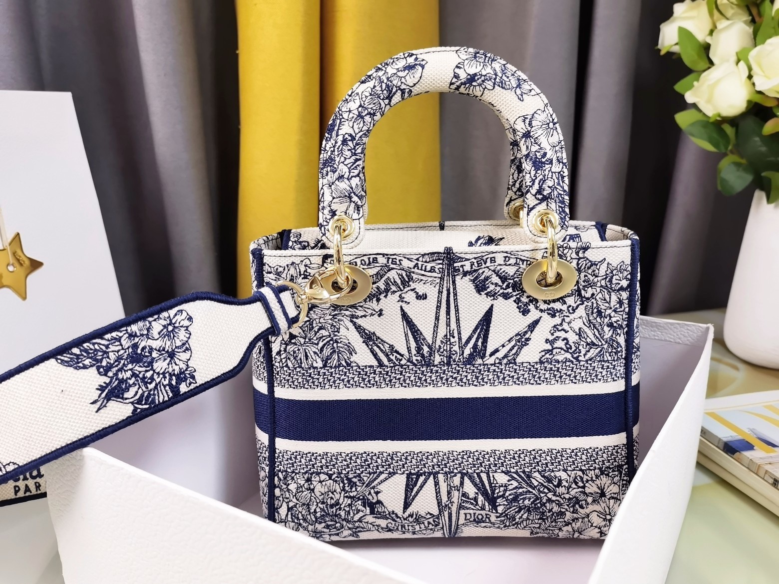 D*or medium lady d-lite bag in blue multicolor rêve d