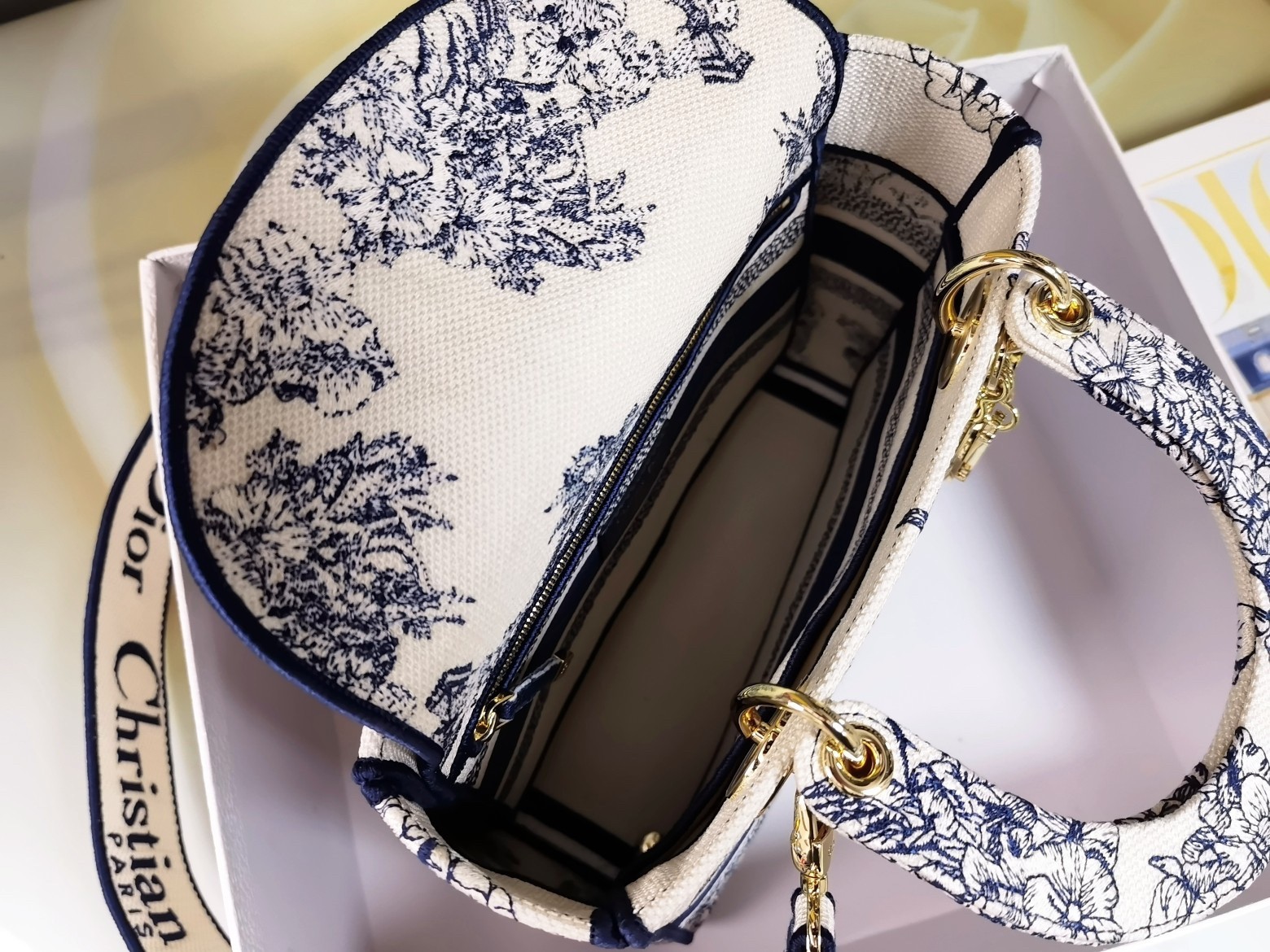 D*or medium lady d-lite bag in blue multicolor rêve d