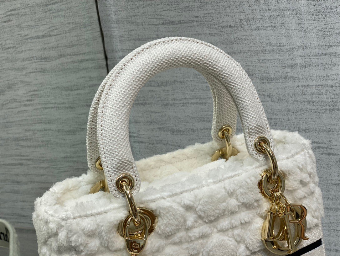 D*or medium lady d-lite bag in white cannage shearling