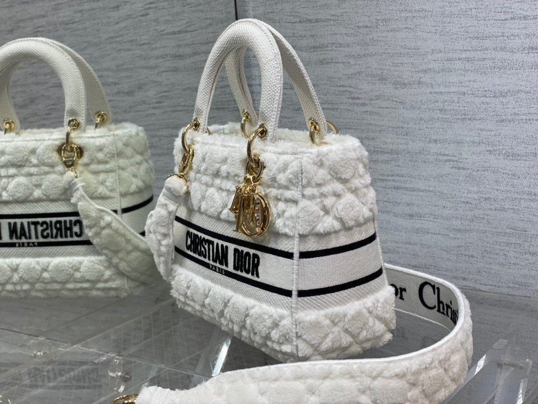 D*or medium lady d-lite bag in white cannage shearling