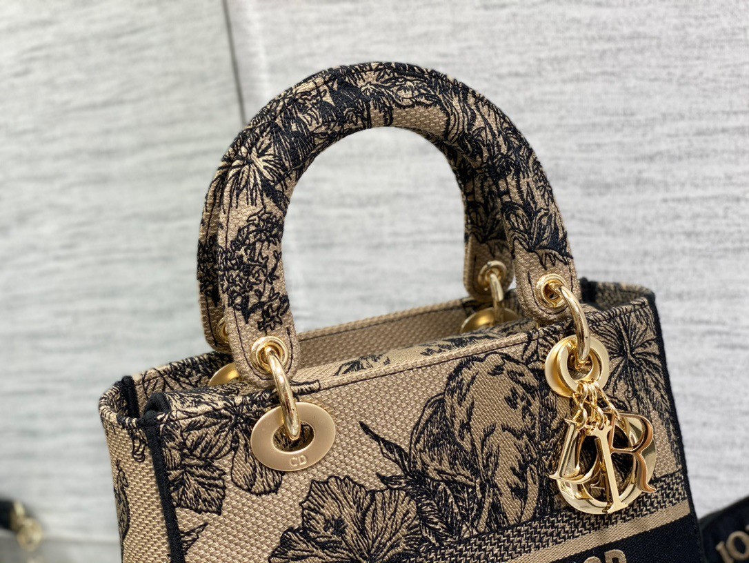 D*or lady d-lite medium bag in beige toile de jouy voyage embroidery